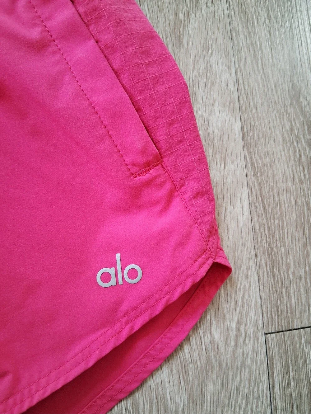Alo Playmaker Dolphin Short Pink Summer Crush